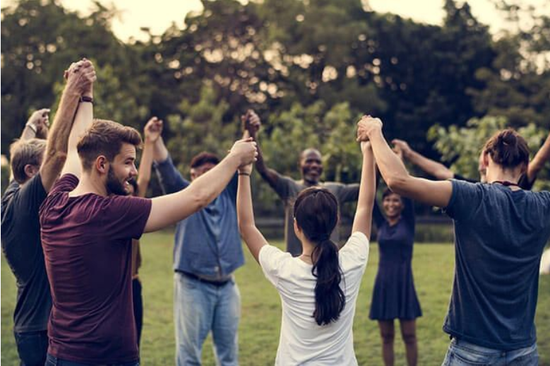 Benefits of Outdoor Corporate Team Building for Employee Engagement